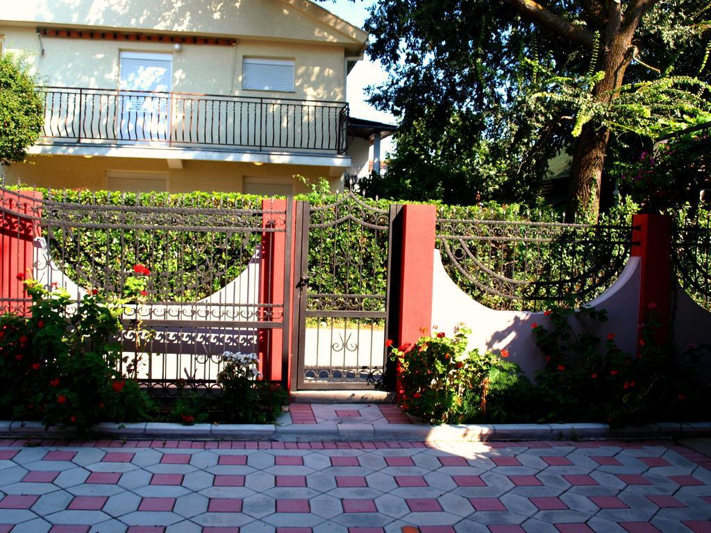 Friendly House Lägenhet Ulcinj Exteriör bild